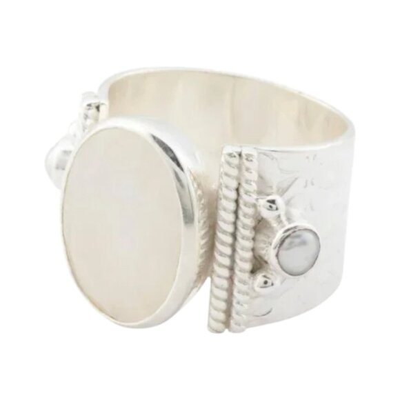 SHAANTI JEWELS Silver/Pearl Made In India Sterling Silver Moonstone Pearl Ring